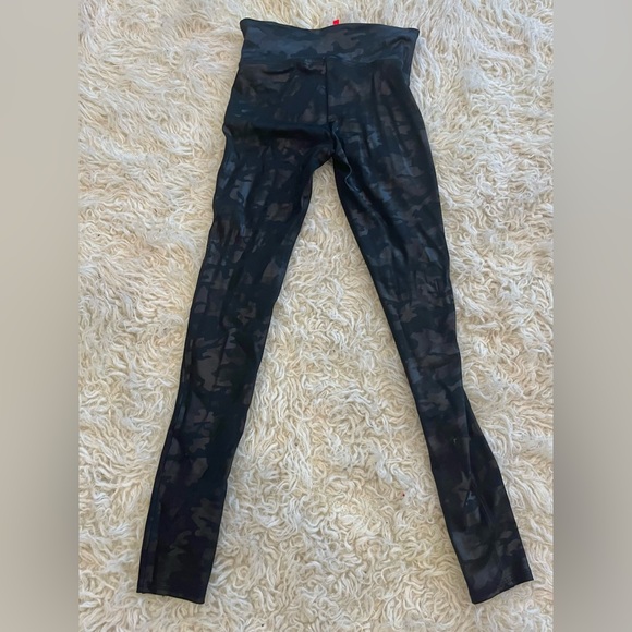 SPANX | Faux Leather Camo Leggings - Picture 6 of 6